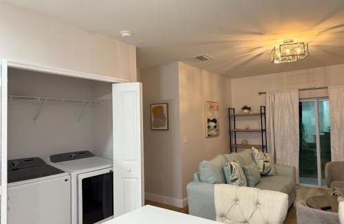 Englewood East House | Chic 3BR, 2BA -Brand New!