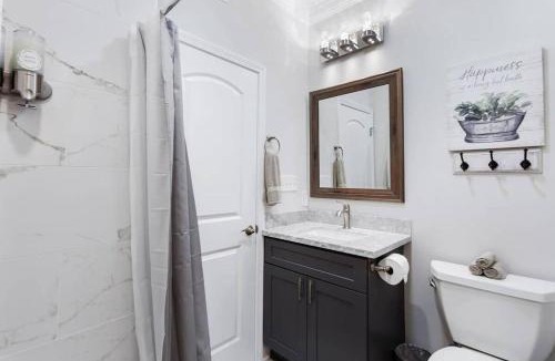 Tulane - Gravier House | Chic 5 Bedroom Home Near French Quarter
