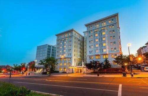 Kalorama Heights Hotel | Chic Accommodation with Stunning Views, Just Moments from Cultural Gems