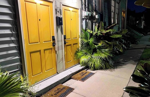 Algiers Point Apartment | Chic Algiers Point loft with king bed. Walk to ferry, minutes to French Quarter & jazz.