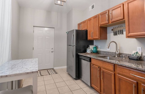 East Price Hill Condo | Chic Apt with Private Deck and Parking