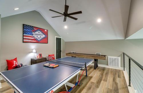 Higden House | Chic Arkansas Retreat w/Patio, Grill & Fire Pit!