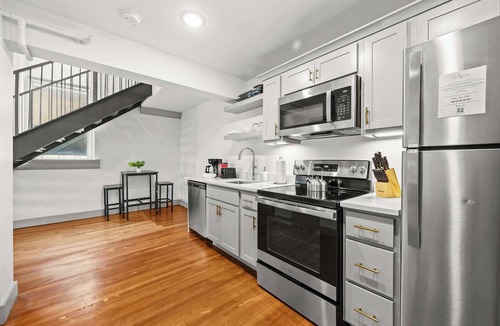 Downtown Louisville Apartment | Chic & comfy unit in Louisville's Medical District