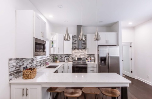 Lexington House | Chic & Cozy Home Near UK Campus! Perfect for Family Visits.