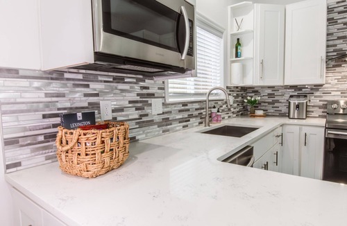 Lexington House | Chic & Cozy Home Near UK Campus! Perfect for Family Visits.