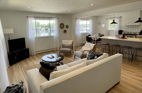Spring Lake House | Chic Lakefront Home