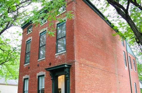 Butchertown Apartment | Chic Rustic Loft minutes from Downtown! Short walk to Lynn Stadium and Breweries