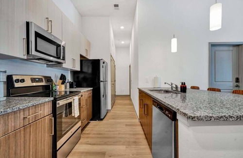 Clemson Apartment | Chic Stay 3 Mins to Hartwell Village + Pool