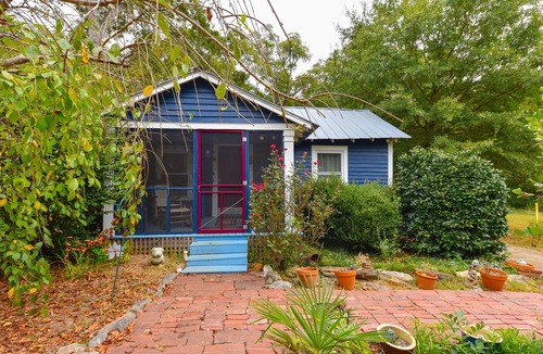 Athens House | Chicopee Rose Cottage - Pet & Family Friendly, Back Deck, Near Downtown & UGA
