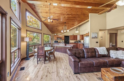 Sautee Nacoochee Ski Chalet | Chimney Mountain Chalet - 10% OFF or 4th Night Free - Ask for details