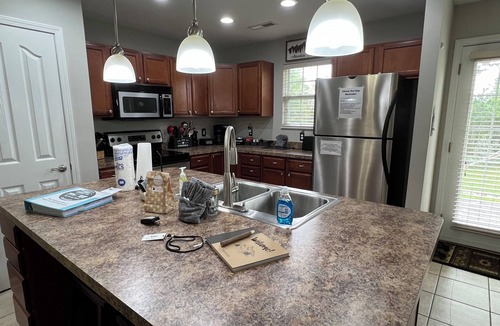 Pigeon Forge Cottage | Christmas Condo w/garage just off the Parkway in Pigeon Forge, TN