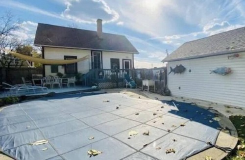 Wyoming House | Cincinnati Oasis Hot Tub/Pool