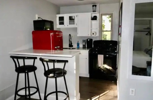 Cincinnati Apartment | Cincinnati Themed, Historic Big Sky Apartments!