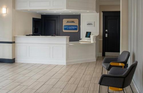 Read Boulevard East Hotel | City Express by Marriott New Orleans 1-10