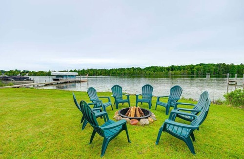 Alden House | Clam Lake Haven | Torch Lake | Bellaire | Pets