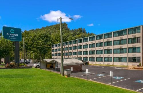Maggie Valley Hotel | Clarion Hotel Conference Center Maggie Valley