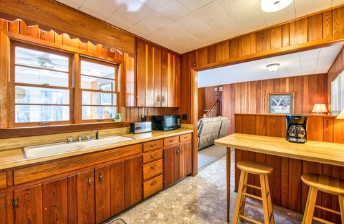 Lake Junaluska House | Classic home with WiFi, a full kitchen, central A/C, pool