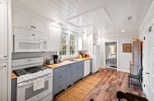 Batesville Cottage | Classic Virginia Cottage, 10 min to UVA and Vineyards