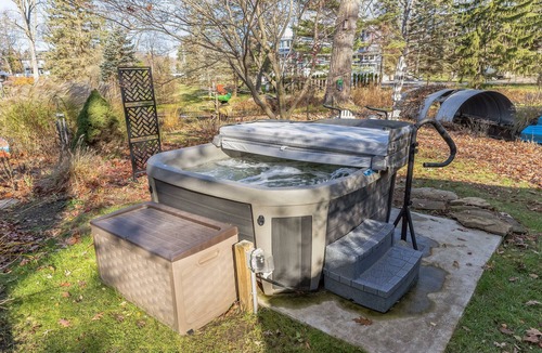Grass Lake House | Clever Fox is on Big Lake waterfront to Enjoy!