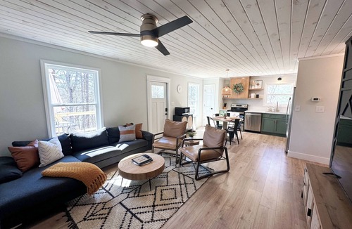 Dahlonega House | CLEAN and private Mountain Gem! - less than 10 mins to downtown Dahlonega!