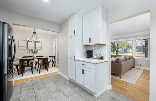 Plymouth House | Clean & Cozy 4BR Retreat, Hot Tub, 1 Mile to DTP
