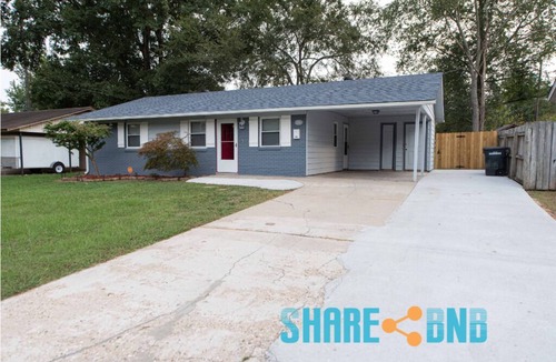 Sherwood House | Clean, Pet Friendly, Remote Work Home between LR & LRAFB