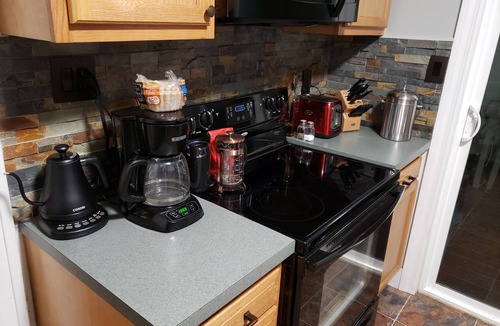 Newport House | Clean, Quiet, Cozy & Fun - Close to UC and St. Elizabeth Networks