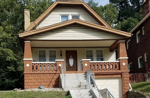 Newport House | Clean, Quiet, Cozy & Fun - Close to UC and St. Elizabeth Networks