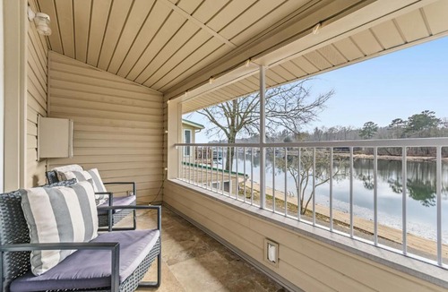 Mid America Apartment | Clearwater Golden Escape on Lake Hamilton condo