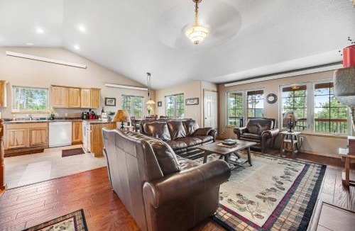 Benchmark House | Cliffview Cabin