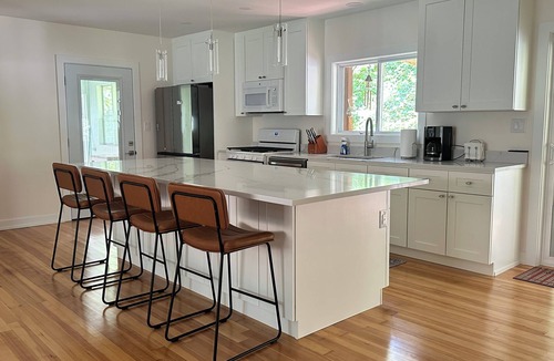 Union Pier House | Close To Beach ~ Private Lovely Pool ~ Family-Friendly Vacation Getaway!