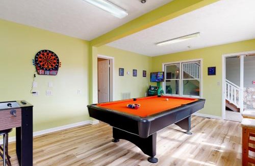Baneberry House | Close to Douglas Lake Picnic Area Gym Dog Friendly
