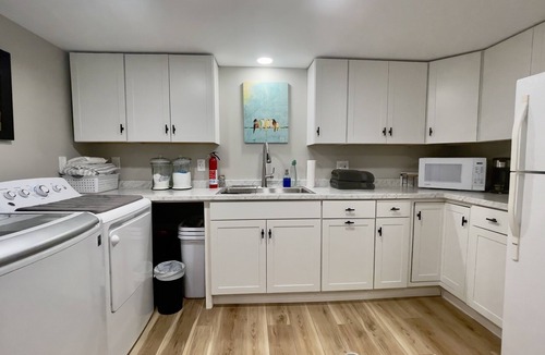 Blacksburg Apartment | Close to downtown Blacksburg, hot tub, sleeps 7!