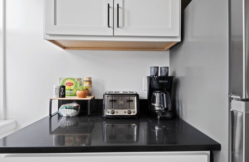 Midtown Apartment | Close To Downtown | Luxury Getaway Apartment In Midtown