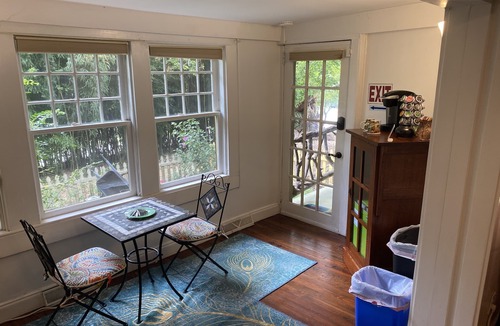 Grove Park- Sunset Cottage | CLOSE TO DOWNTOWN- The Peacock Retreat- Dogs Stay Free
