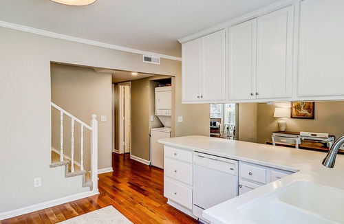 Old Village House | Coastal cottage with yard, near shopping & dining in Old Village District