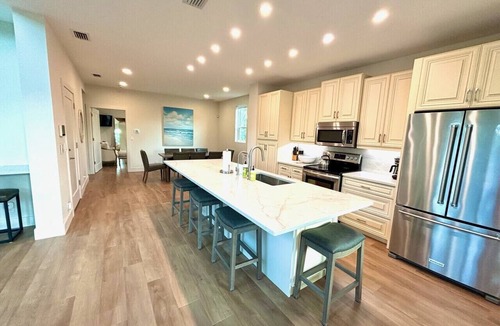 Siesta Key House | Coastal Luxury Pool Spa Fire Pit Sun Decks Sunsets Minutes to Beach