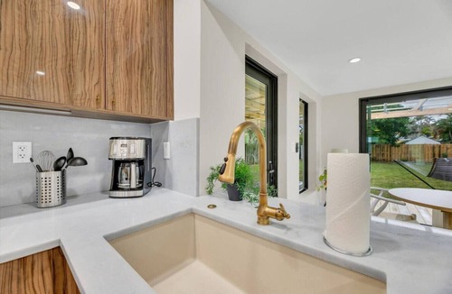 Middle River Terrace House | Coastal Modern Retreat | Newly Renovated