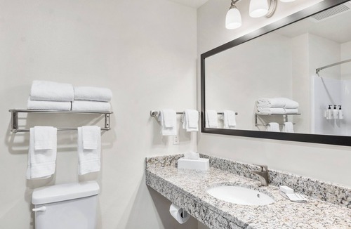 New Denmark Hotel | Cobblestone Hotel & Suites - Denmark/Green Bay