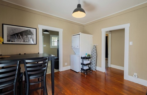 Wilmington House | College St. Cottage just 10 minutes from WEC.