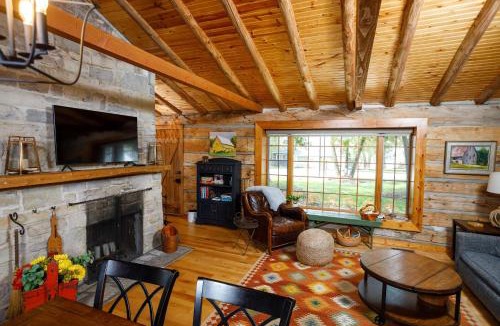 Ephraim House | Collings Log House by Simple Life Rentals