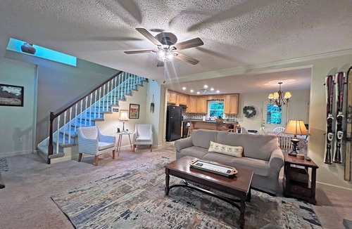 Bryson City Cabin | Colston Creek- Nestled in the Trees with a beautiful creekside space
