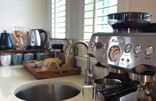 Surf Side Shores House | ColumbusDay SPECIAL!Luxe beach house-3bedrooms+ bonus room,3 min to sand!Hot tub