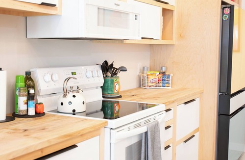 Seymour Apartment | Come and stay in our Cozy Upstairs Apartment