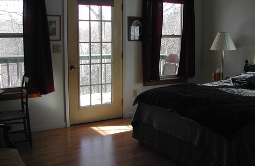 Athens House | Come Enjoy Our Rural Setting And Fresh Local Food.