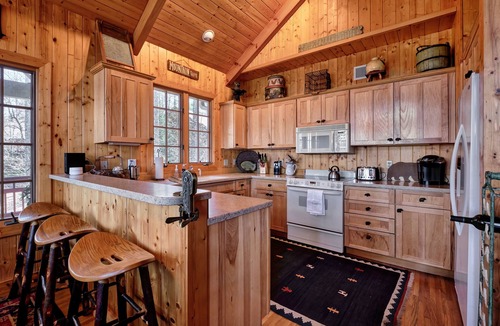 Cashiers House | Come Stay at Bear Necessities That Offers Everything You Need For a Great Vacation!