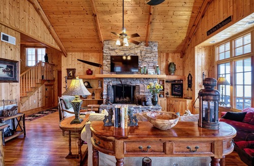 Cashiers House | Come Stay at Bear Necessities That Offers Everything You Need For a Great Vacation!