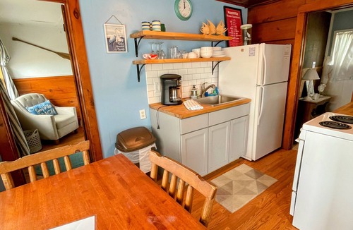 Oscoda Resort | Come up pre-season for great rates! Unit #2-one queen bed, full bathroom