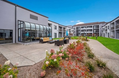 Auburn Hills Apartment | Comfort and Relaxation! 2 Comfortable Units, Indoor Swimming Pool, Pet-friendly!