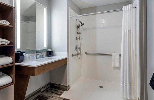 Troutville Hotel | Comfort Inn & Suites Troutville-Roanoke North